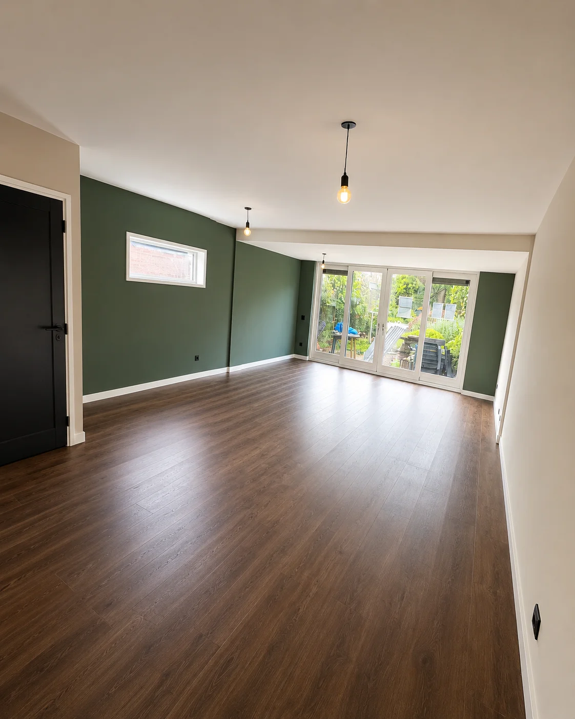 Interieur met groene accentwanden